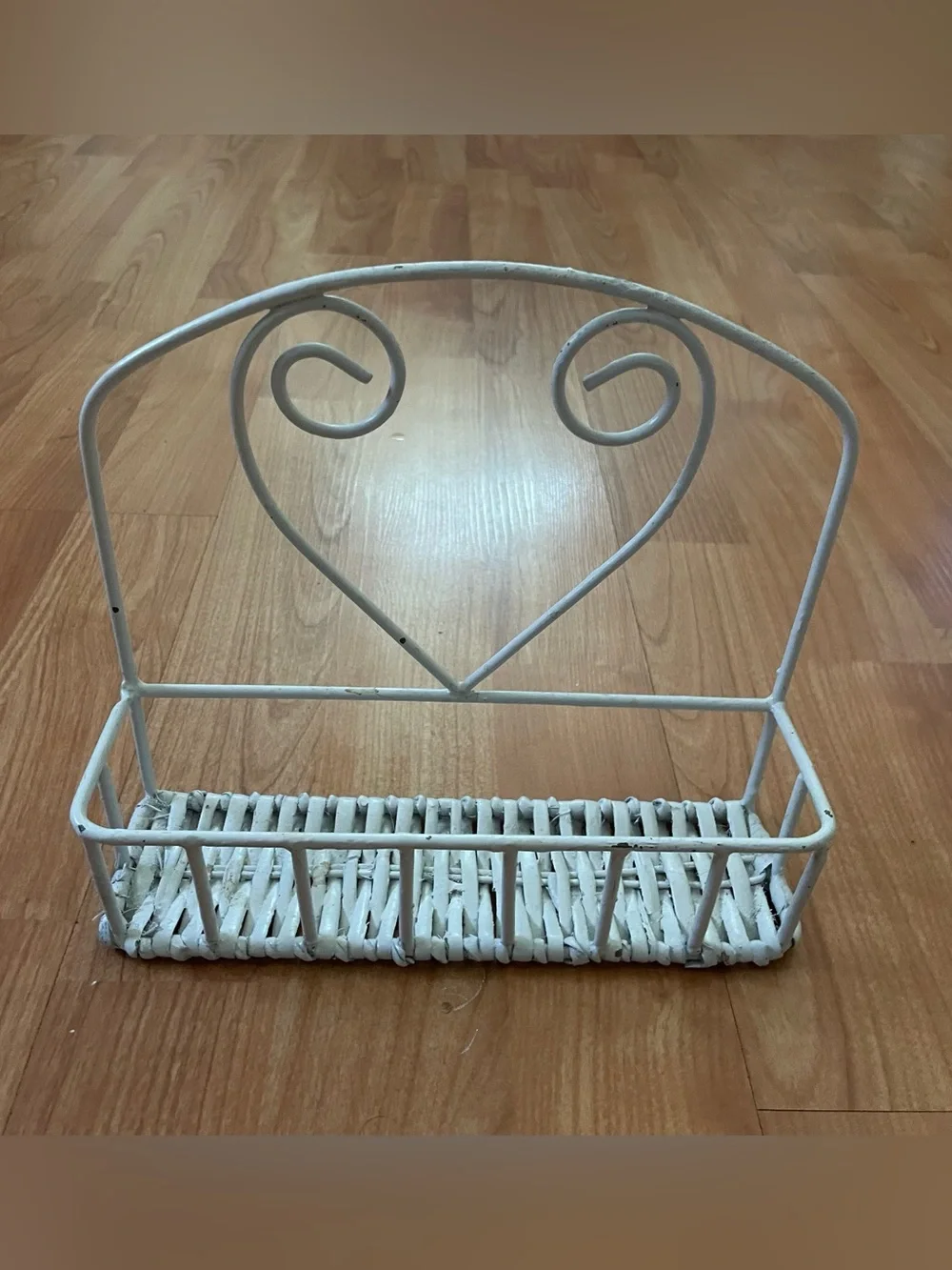 Vintage Shabby Chic Metal Heart Scroll Wicker Wall Organizer Shelf